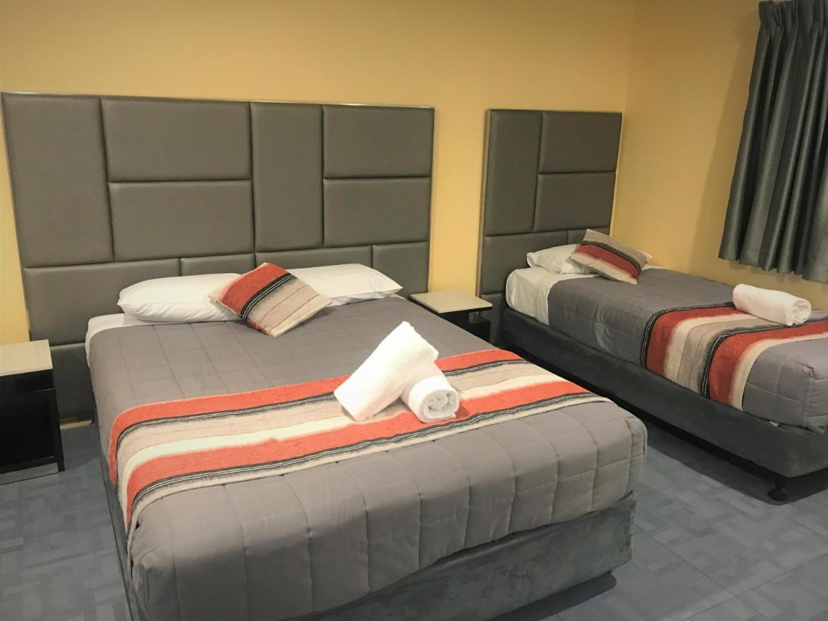 Toukley Motor Inn Bagian luar foto