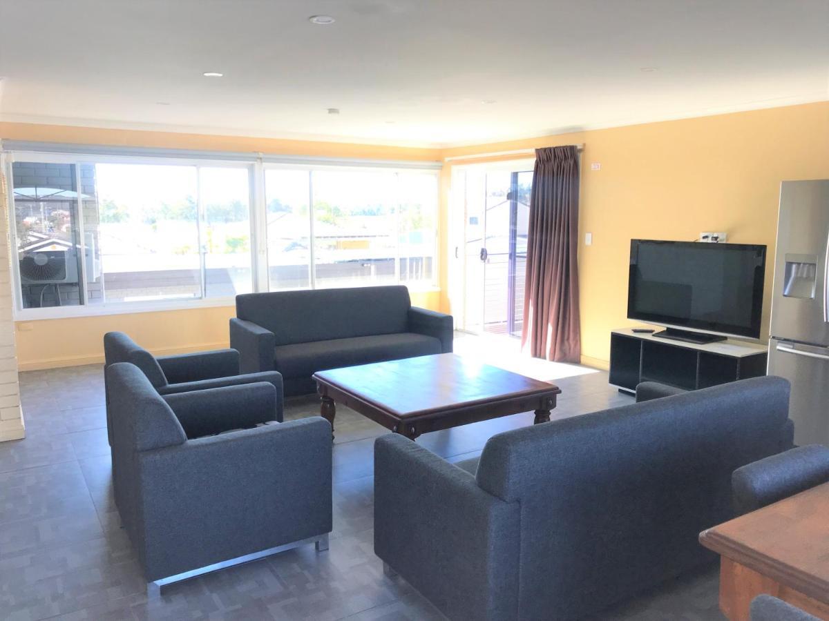 Toukley Motor Inn Bagian luar foto