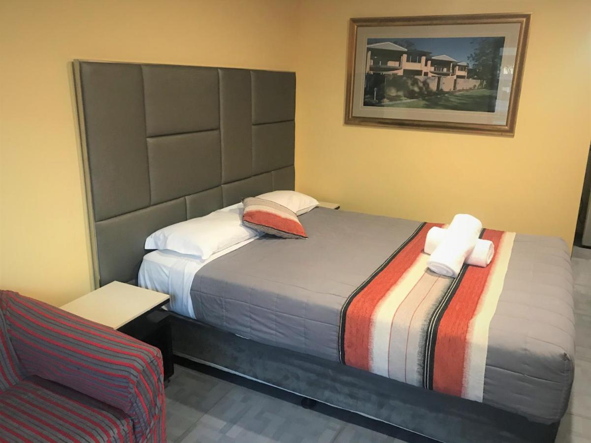Toukley Motor Inn Bagian luar foto