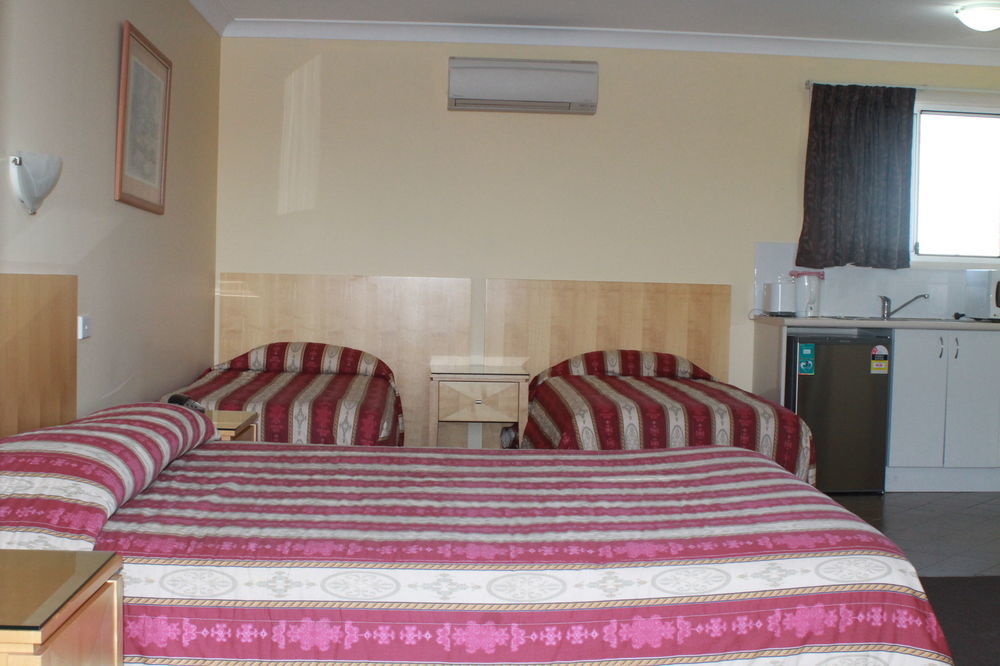 Toukley Motor Inn Bagian luar foto
