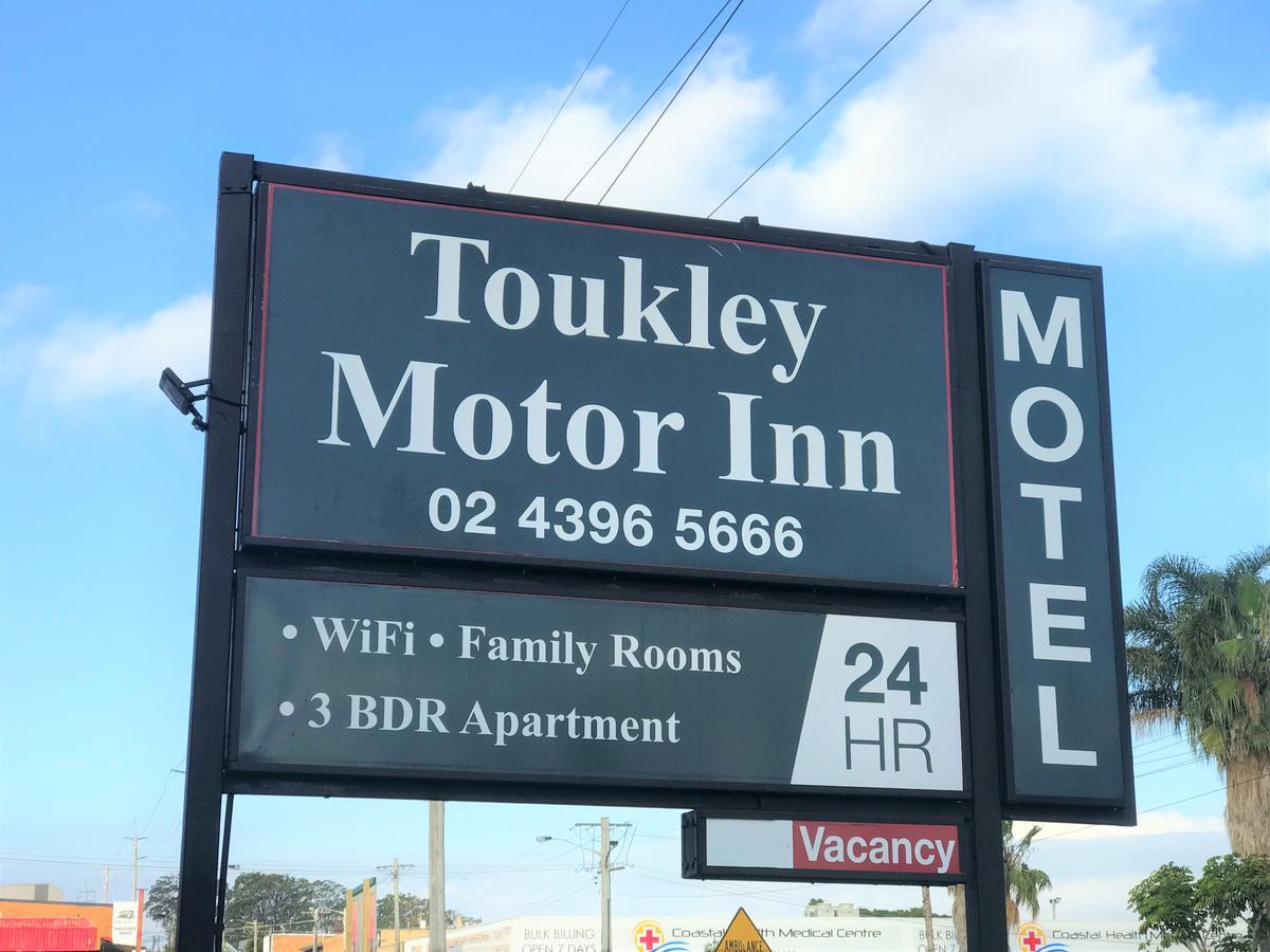 Toukley Motor Inn Bagian luar foto