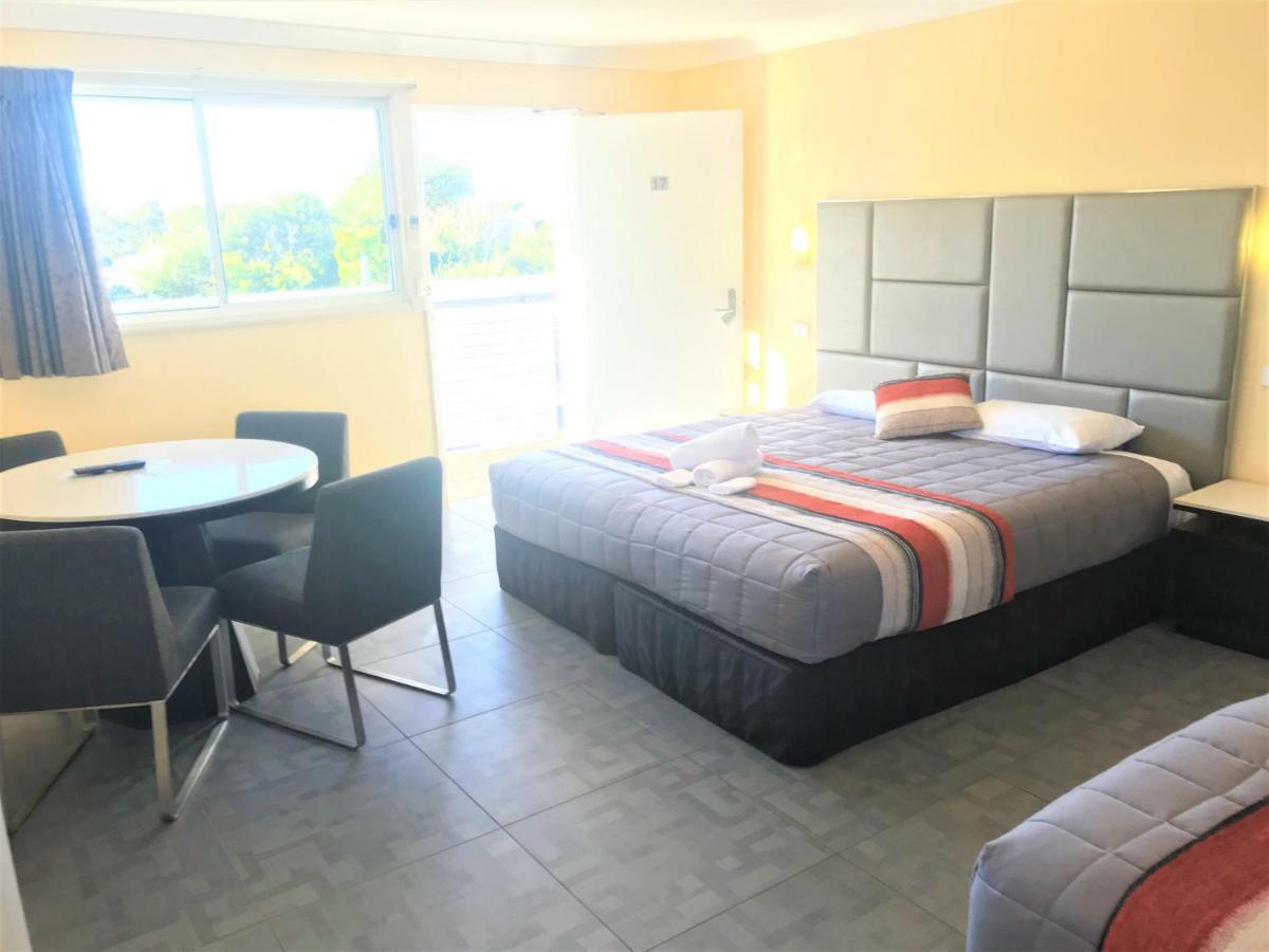 Toukley Motor Inn Bagian luar foto
