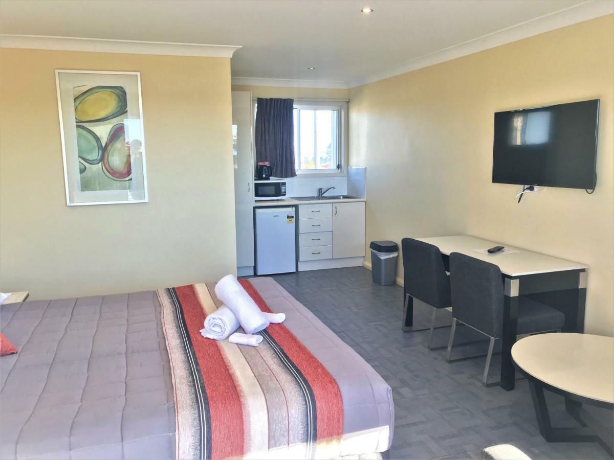 Toukley Motor Inn Bagian luar foto